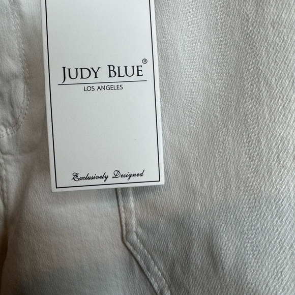 Judy Blue 20W “Aruroa Weekender”White Denim Pants - Picture 4 of 13